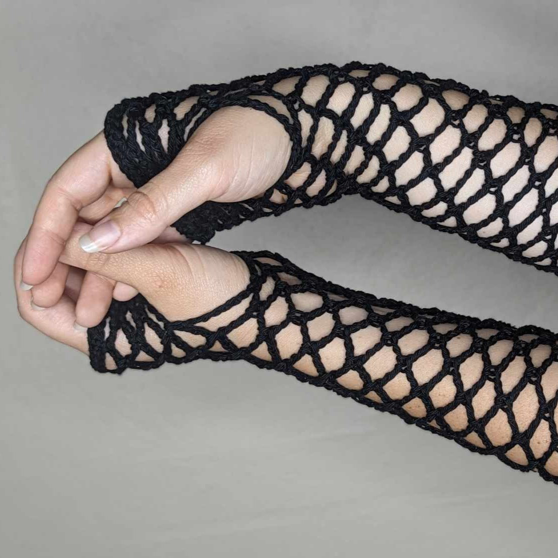 Hæklede fingerløse handsker i fiskenets mønster